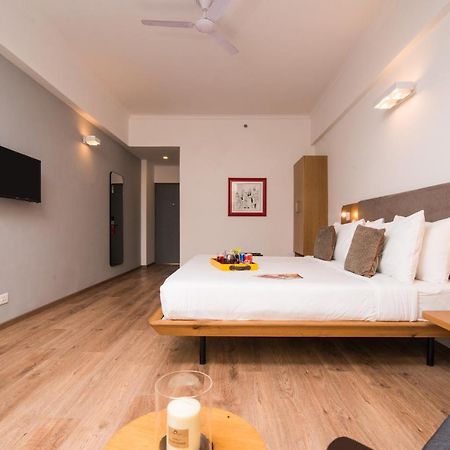 Oyo Townhouse 028 Corporate Suite Νόιντα Εξωτερικό φωτογραφία
