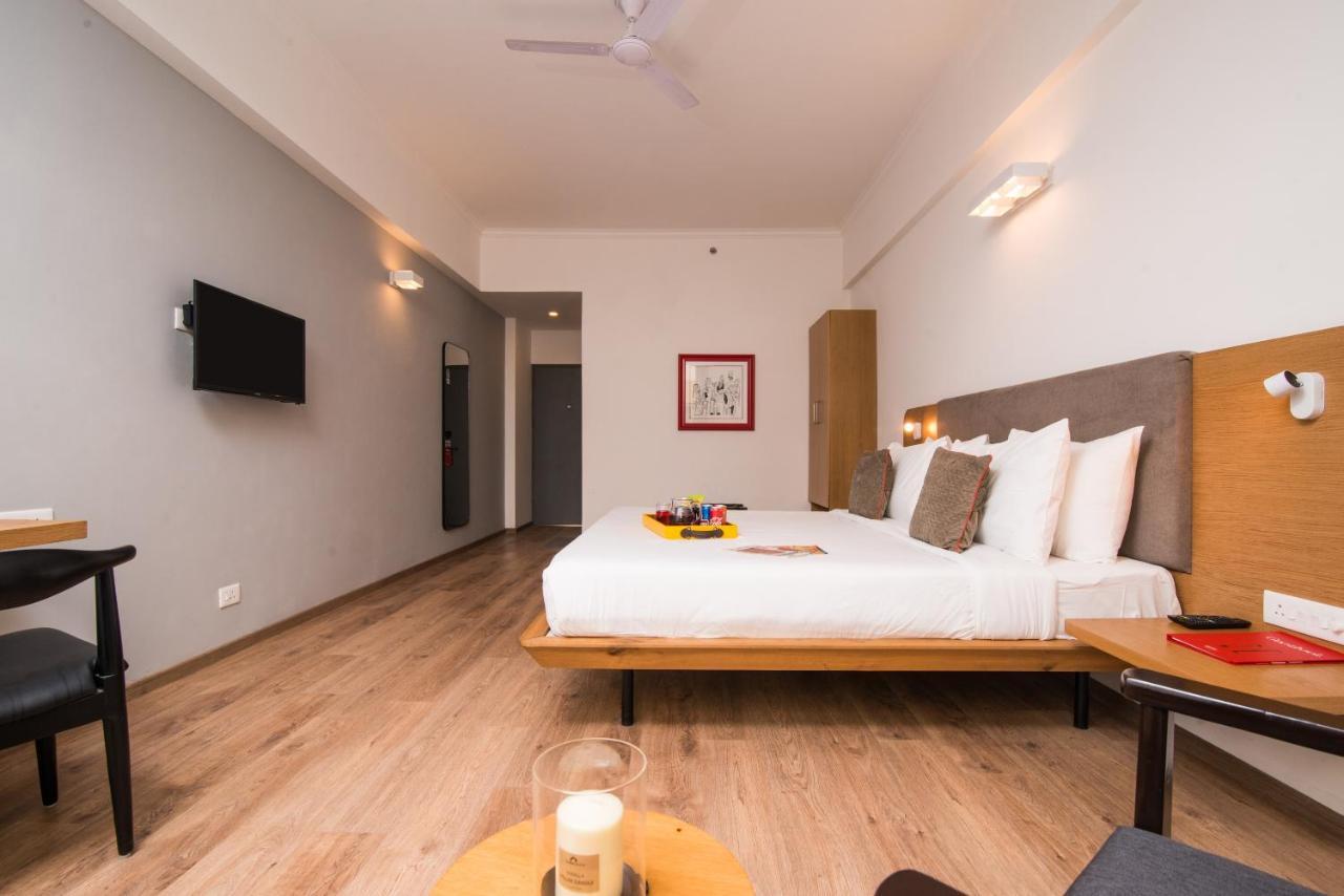 Oyo Townhouse 028 Corporate Suite Νόιντα Εξωτερικό φωτογραφία
