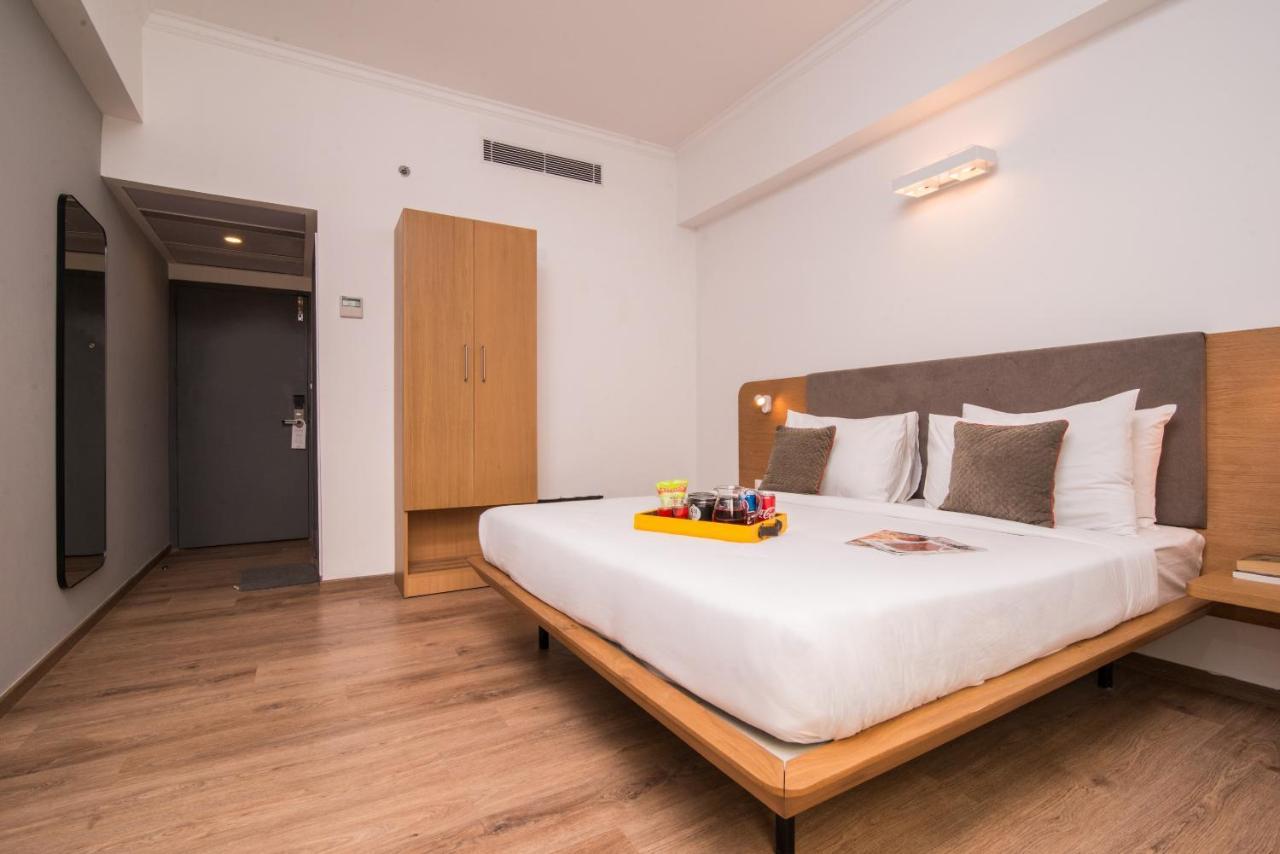 Oyo Townhouse 028 Corporate Suite Νόιντα Εξωτερικό φωτογραφία