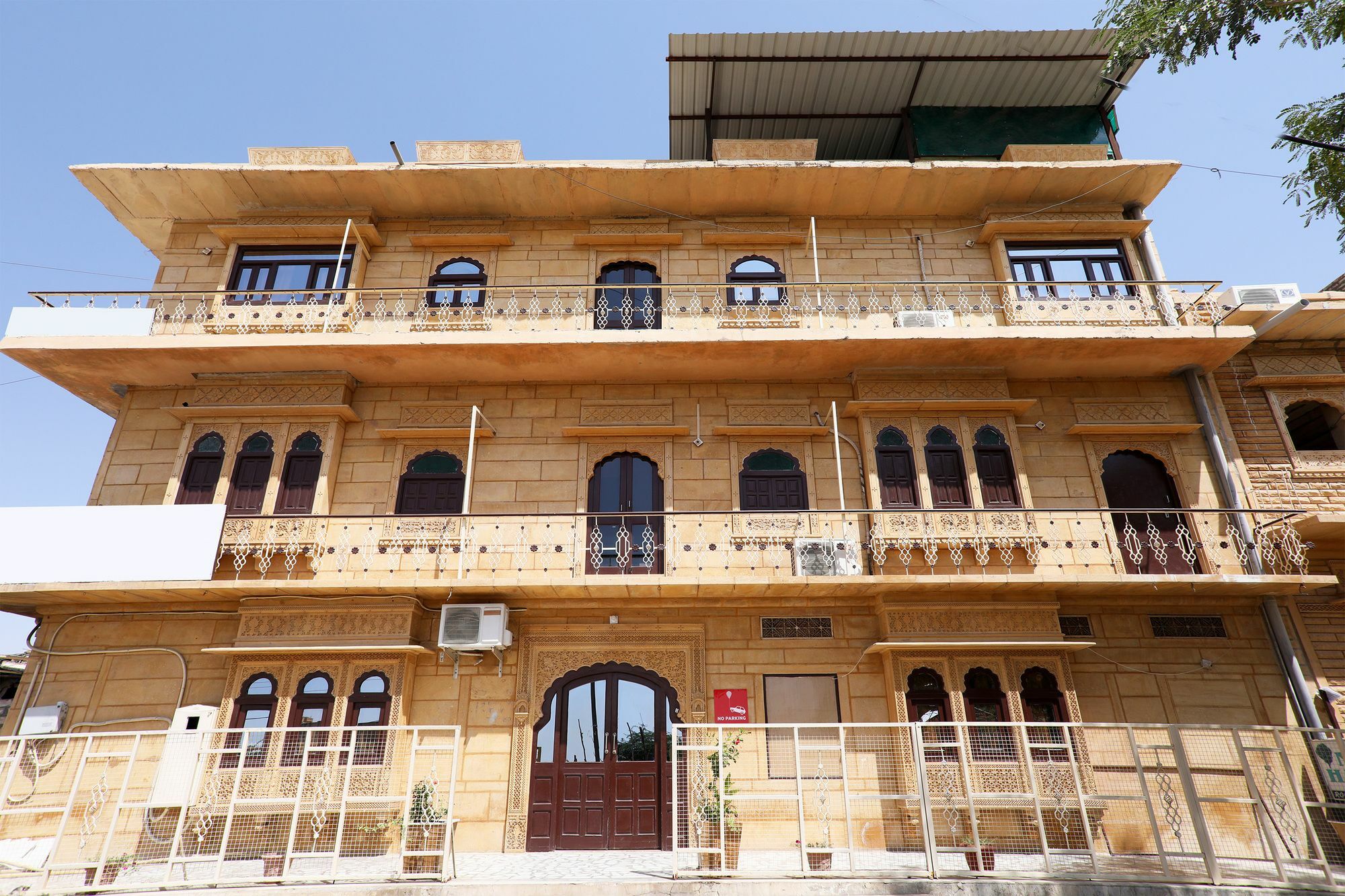 Oyo Townhouse 028 Corporate Suite Νόιντα Εξωτερικό φωτογραφία