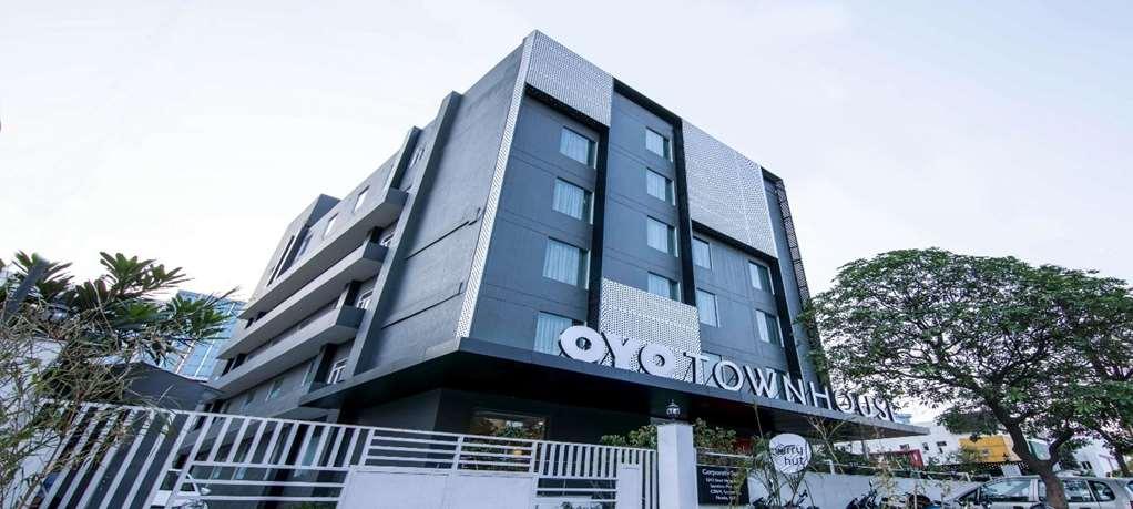 Oyo Townhouse 028 Corporate Suite Νόιντα Εξωτερικό φωτογραφία