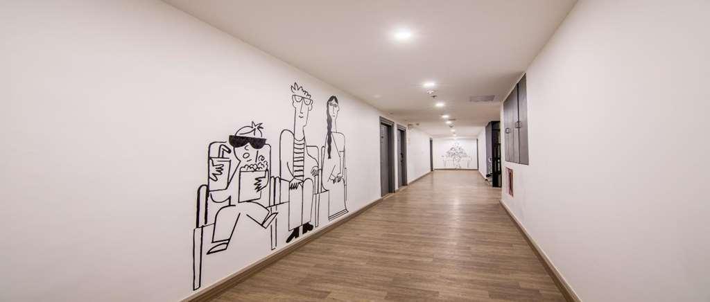 Oyo Townhouse 028 Corporate Suite Νόιντα Ανέσεις φωτογραφία