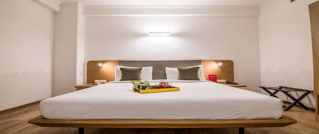 Oyo Townhouse 028 Corporate Suite Νόιντα Δωμάτιο φωτογραφία